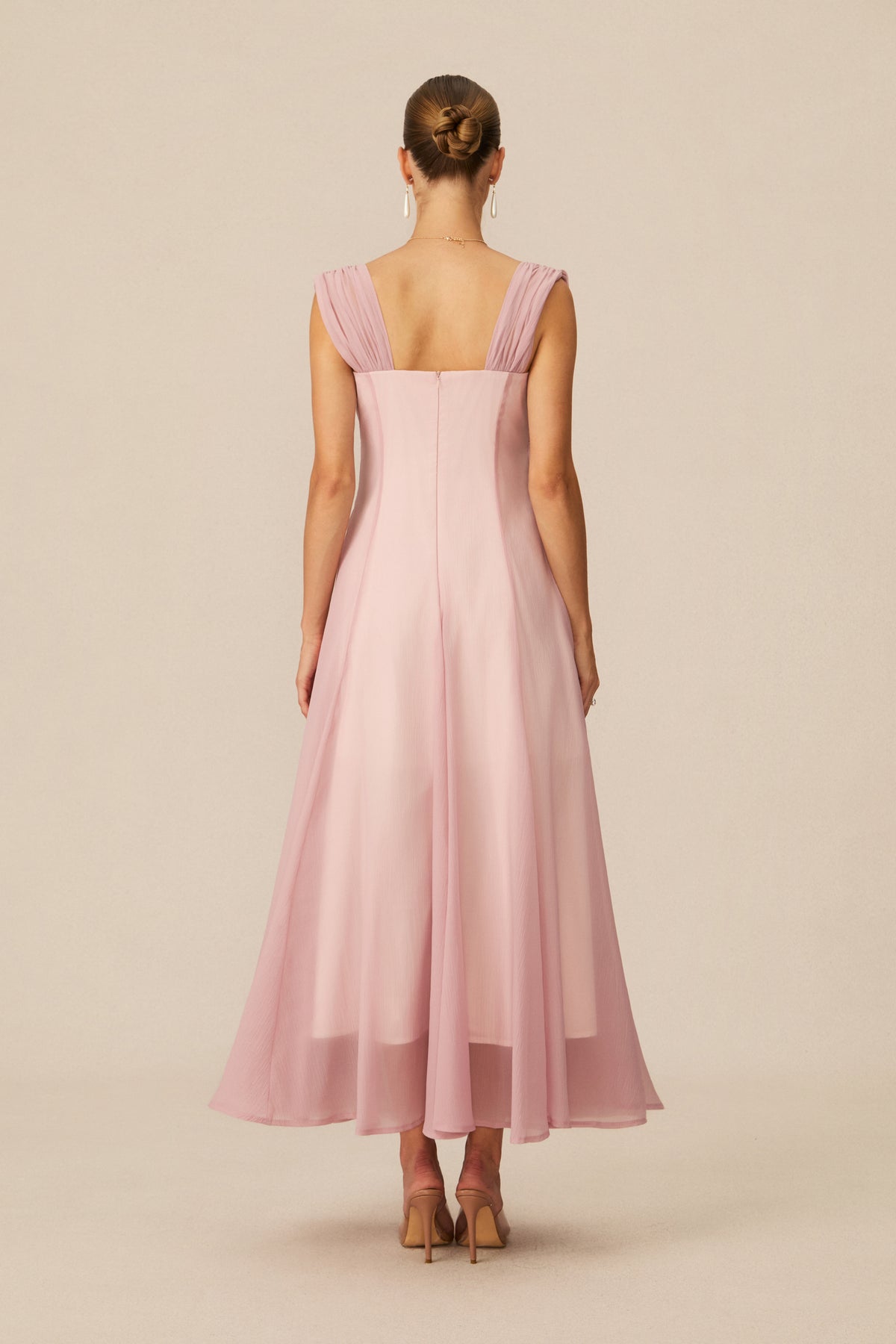 Pink Maxi Dress With Flattering Sweetheart Neckline - 4