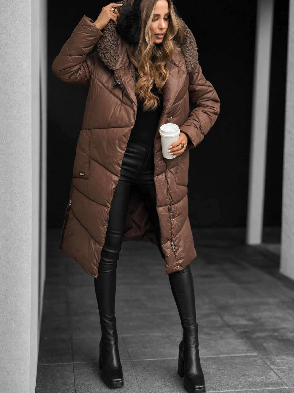 Warm Quilted Hooded Coat With Below Hip Length - 3