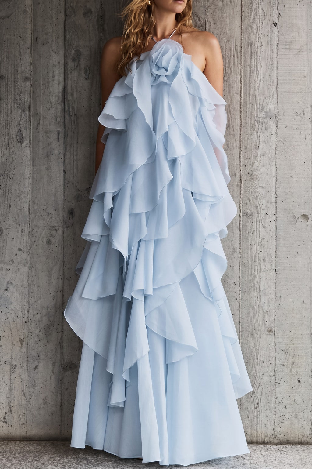 Effortless Halter Maxi Dress With Tiered Ruffle Hem - 2