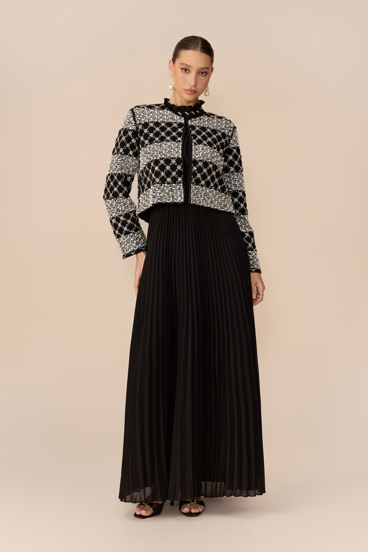 Black ruffle collar jacket and pleated maxi set - view 5
