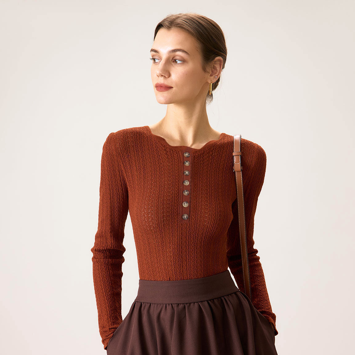Everyday - brown slim round neck sweater worn on ivory