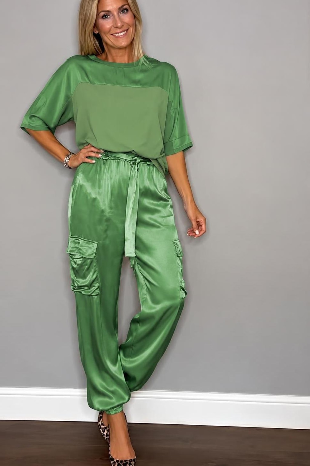 Satin Two-Piece Lounge Set With Relaxed Fit - 7