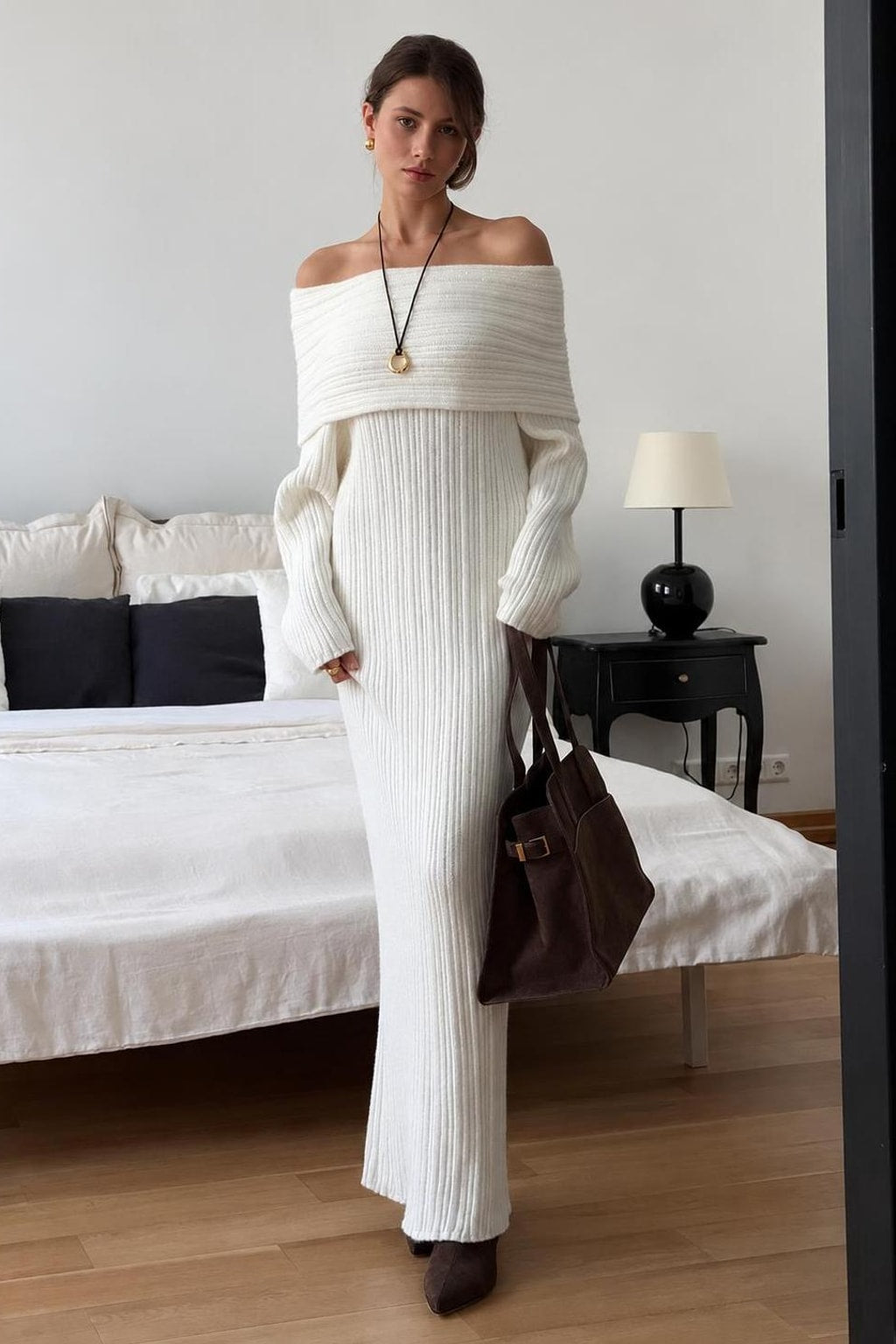 Fluid Maxi Dress With Off Shoulder Neckline - 3