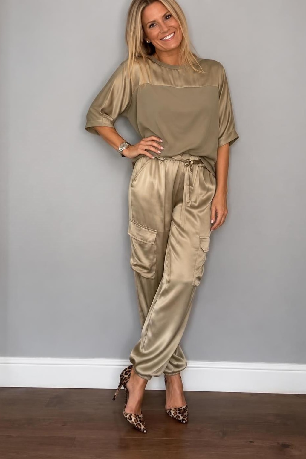 Satin Two-Piece Lounge Set With Relaxed Fit - 3