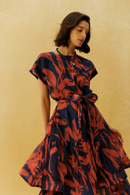 Red leaf print tiered maxi dress with tie belt - view 3