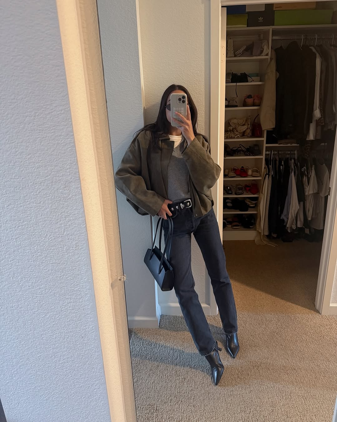 Suede-like cropped jacket with point collar - view 5