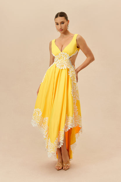 Yellow lace maxi dress with open-back bow - view 5