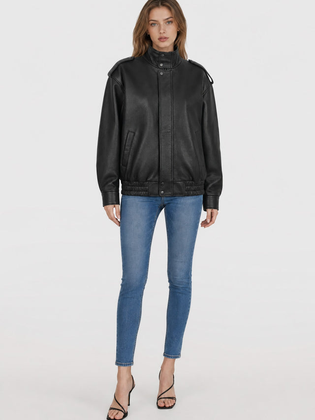 Elegant Leather Jacket With Notch-Lapel Design - 2