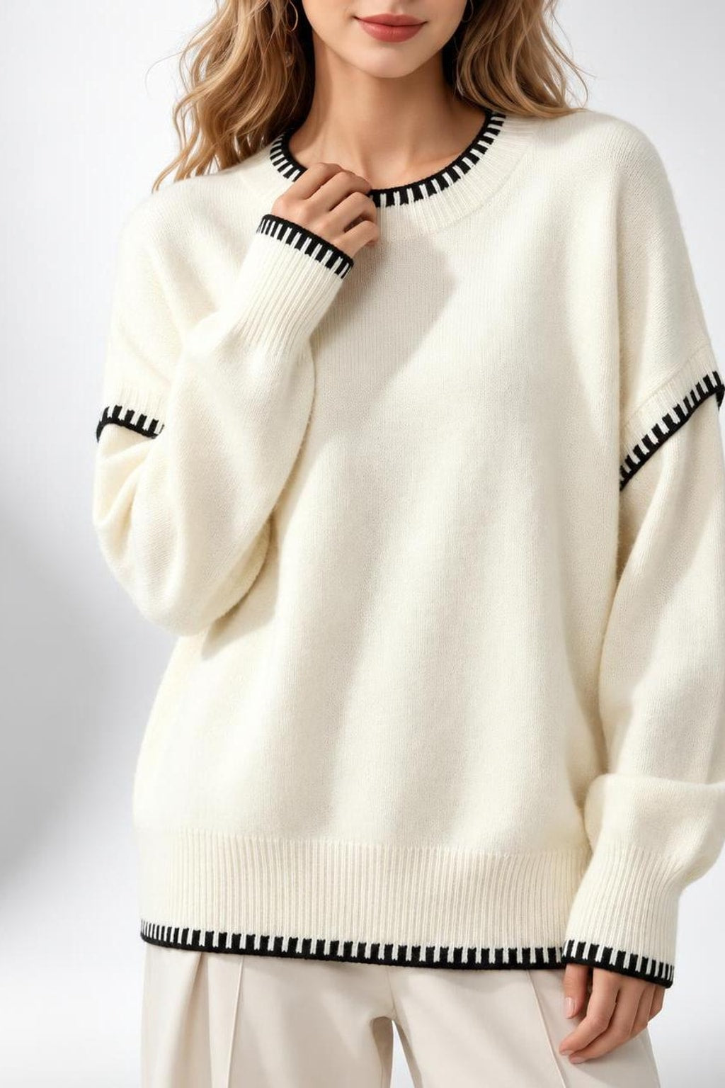 Knit Sweater With Spliced Stitching - 2