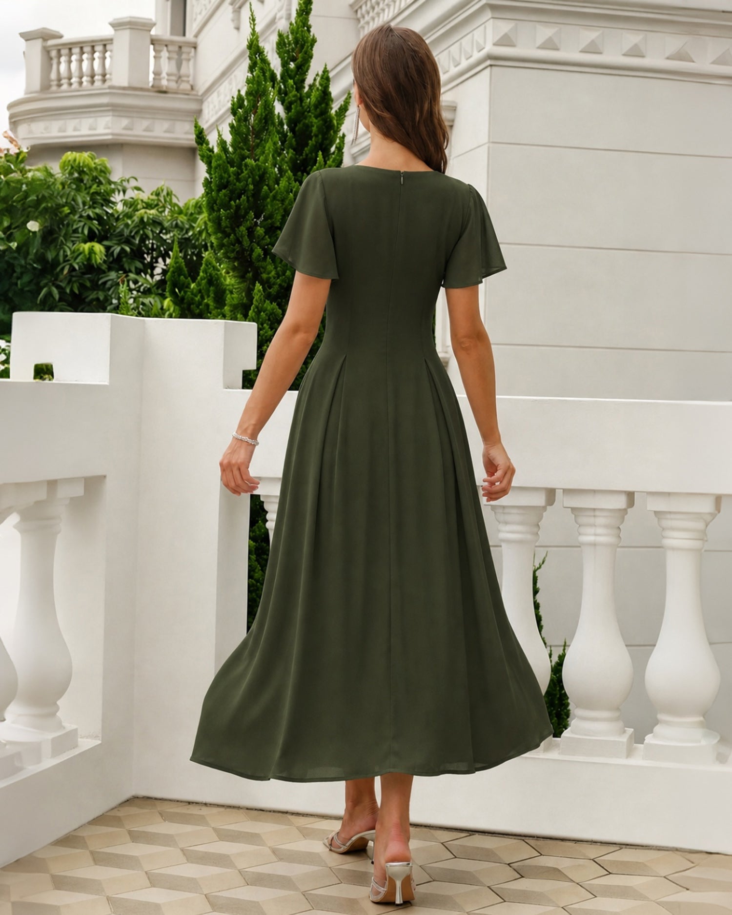 Green Sweetheart Neck Pleated Chiffon Maxi Dress - view 3