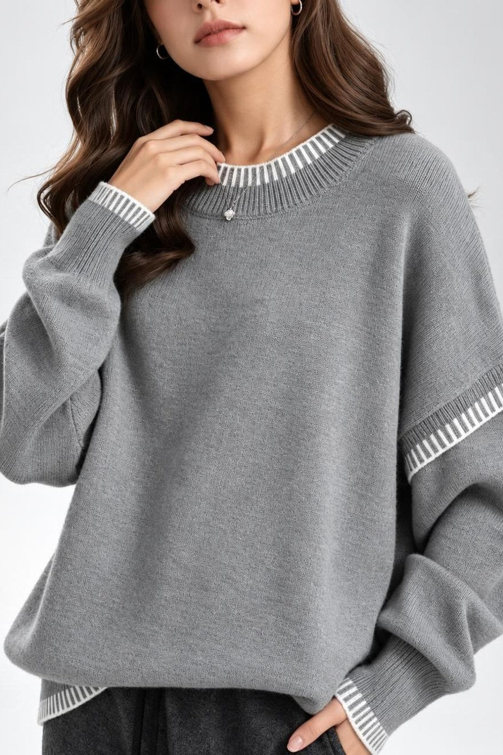 Knit Sweater With Spliced Stitching - 7