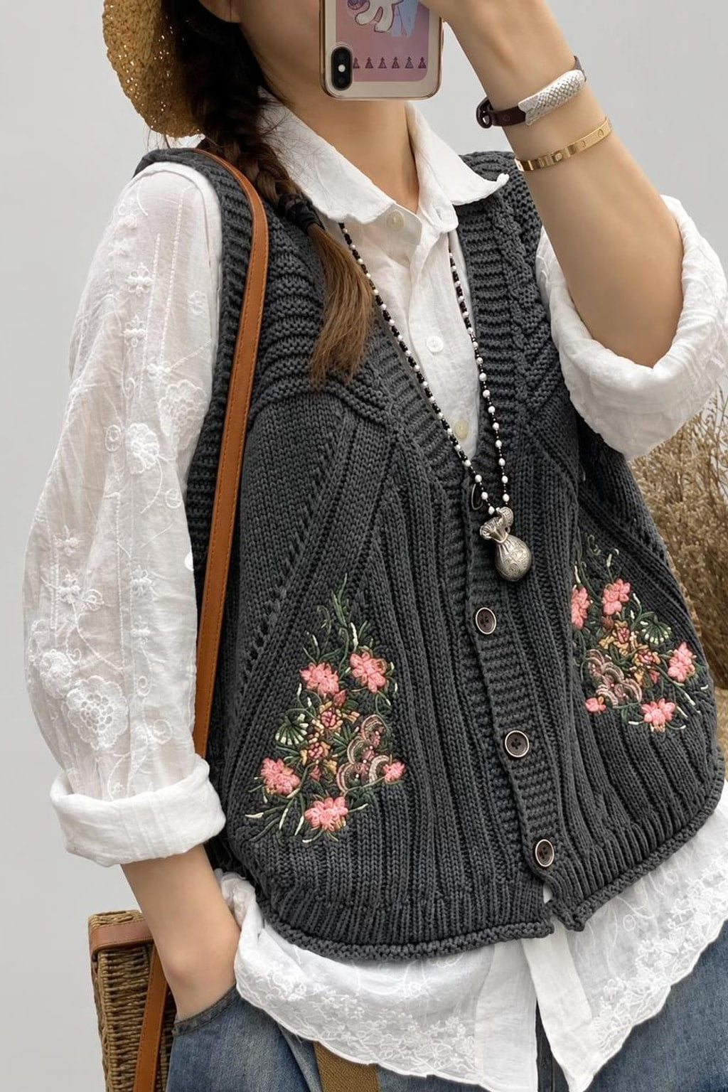 Wool Vest With Floral Embroidery - 4