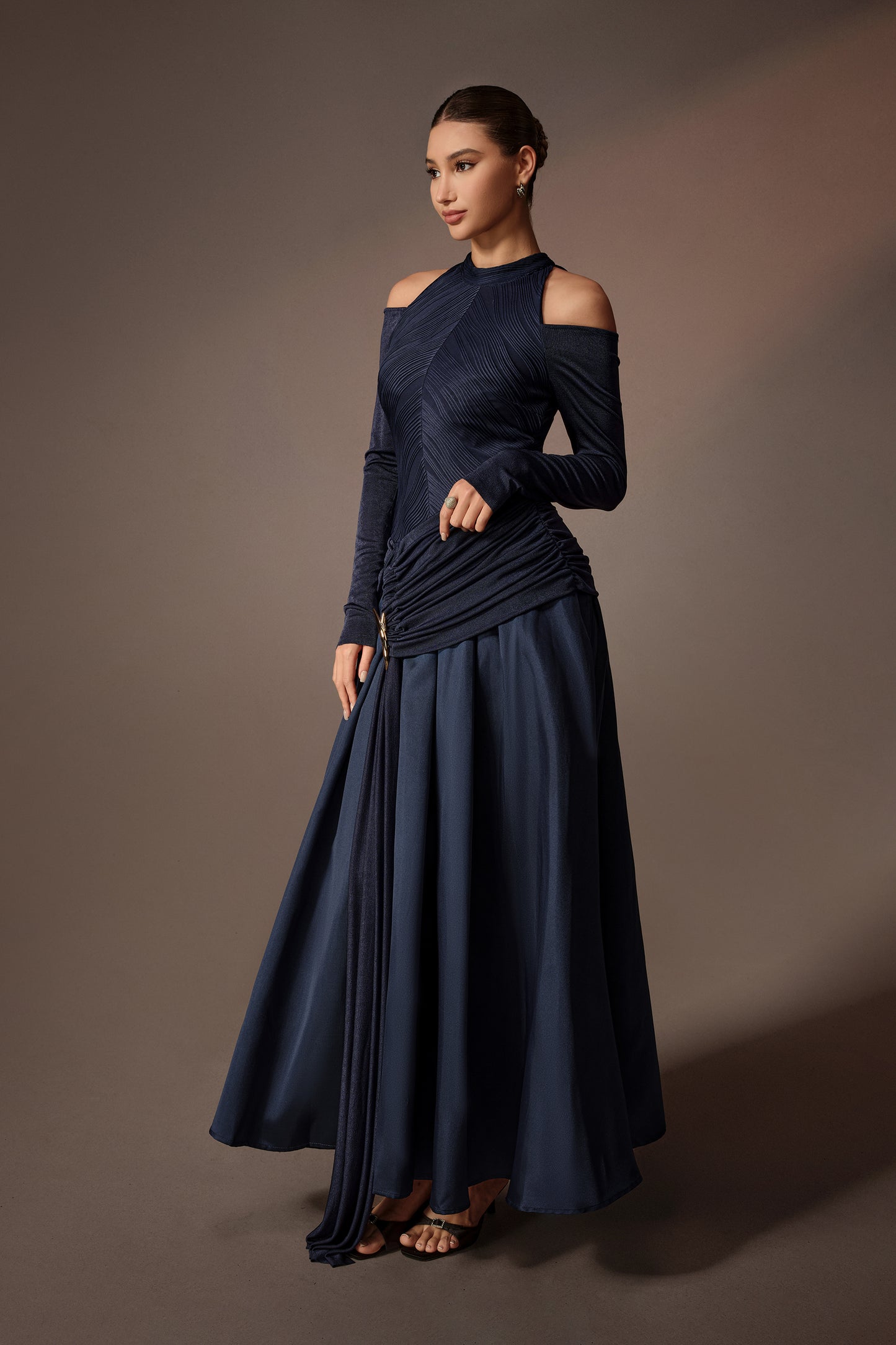 Blue cold-shoulder midi dress with draped front - view 5