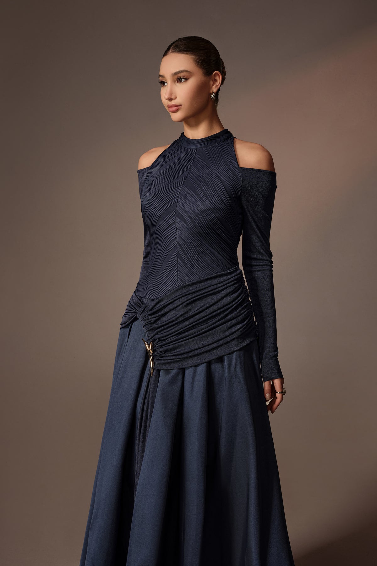 Blue cold-shoulder midi dress with draped front - view 3