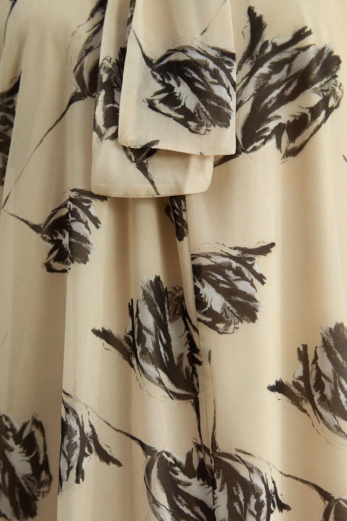 Beige Floral Chiffon Puff Sleeve Maxi Dress - view 5