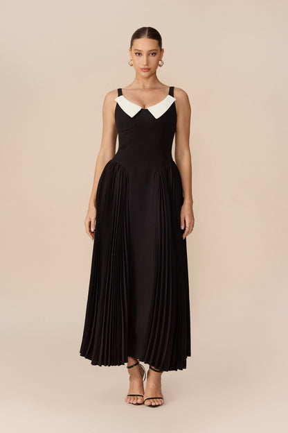 Pleated Maxi Dress With Contrast Collar - view 5