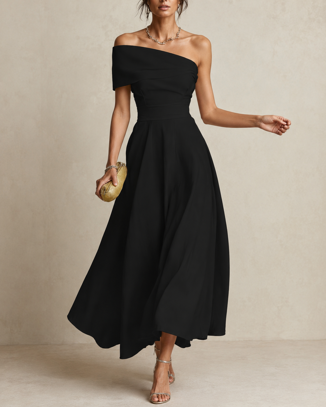 Flowy Maxi Dress With Round Neckline - view 5