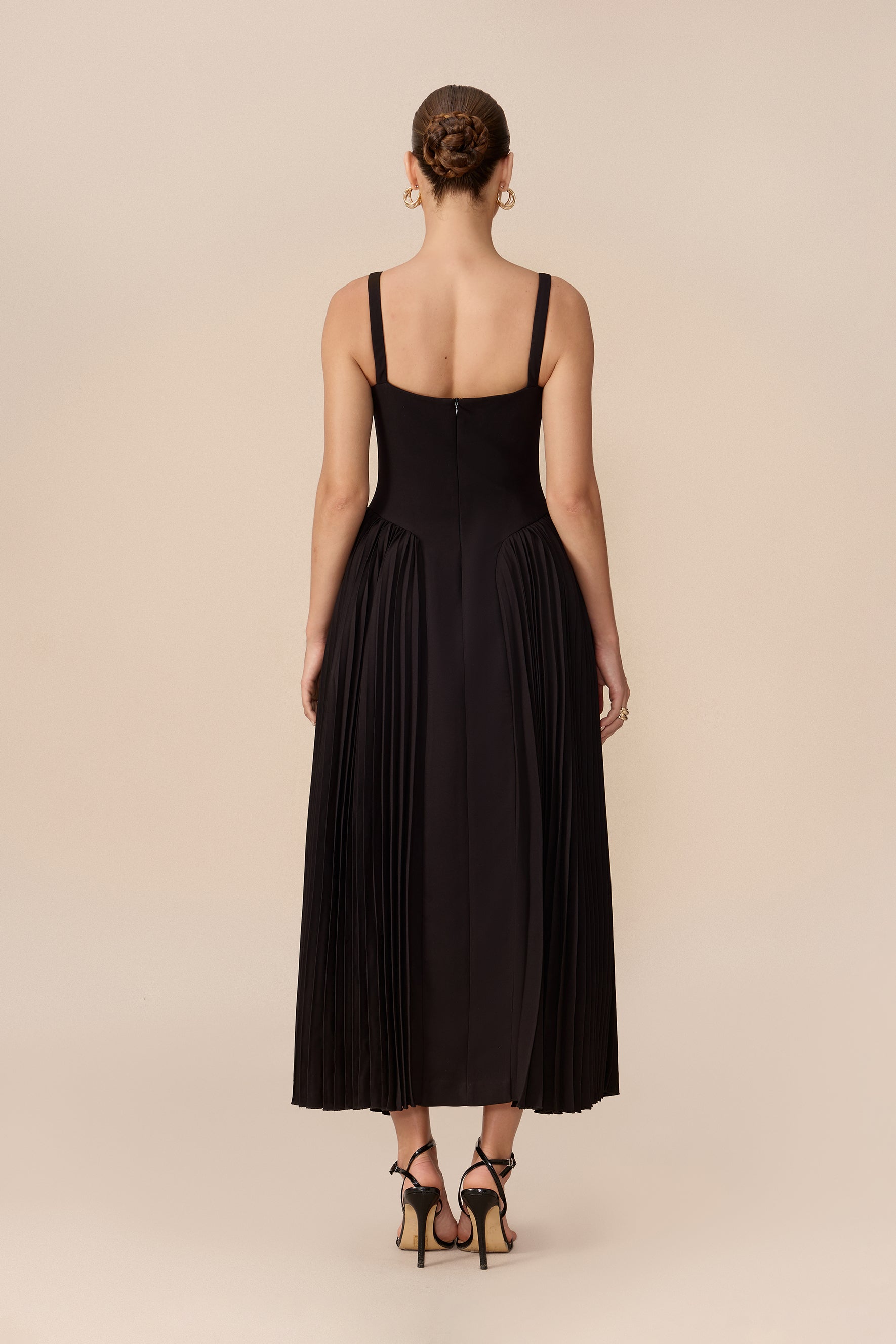 Pleated Maxi Dress With Contrast Collar - view 4