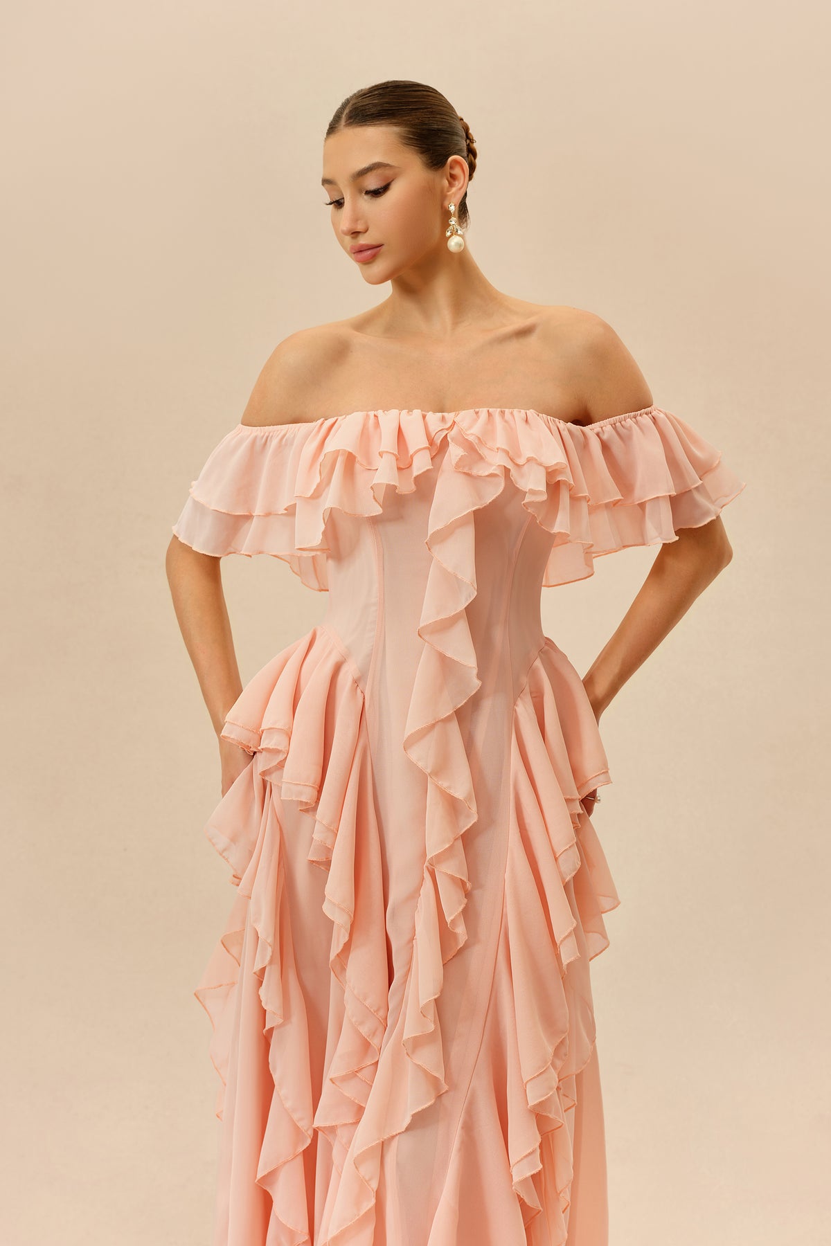 Off-Shoulder Maxi Dress With Ruffle Detail & Flattering Fit - 3