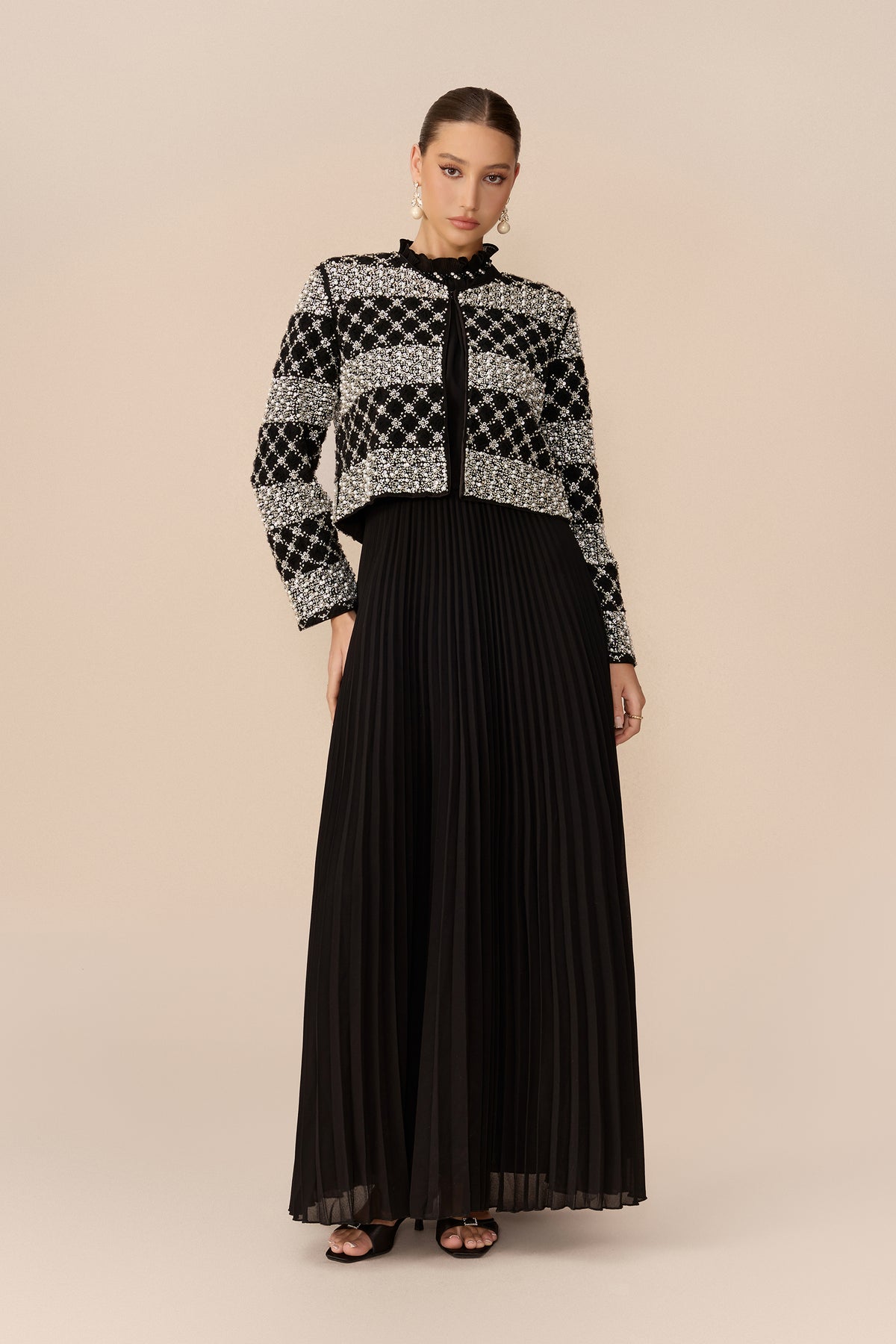 Black ruffle collar jacket and pleated maxi set - view 5
