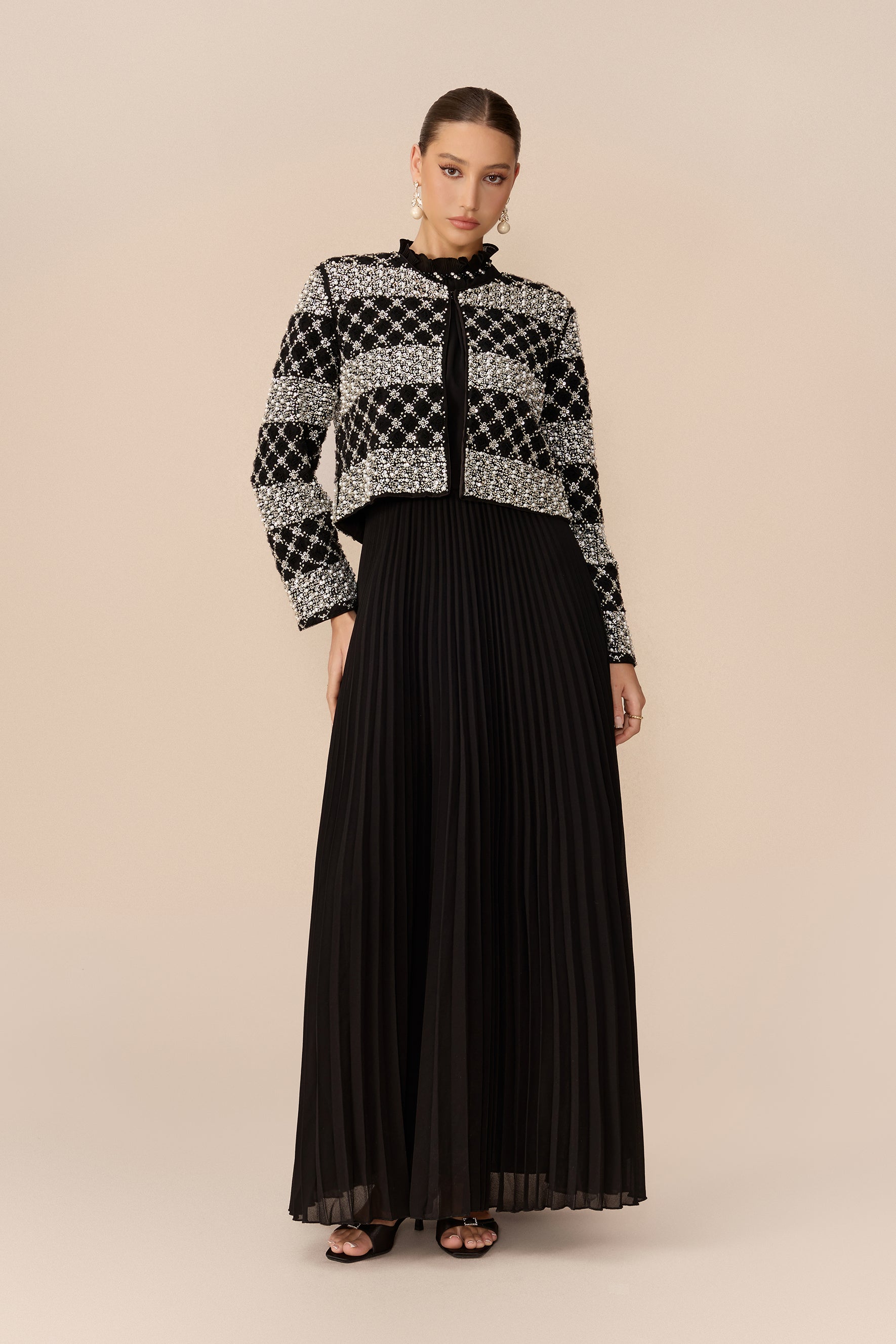 Black ruffle collar jacket and pleated maxi set - view 5