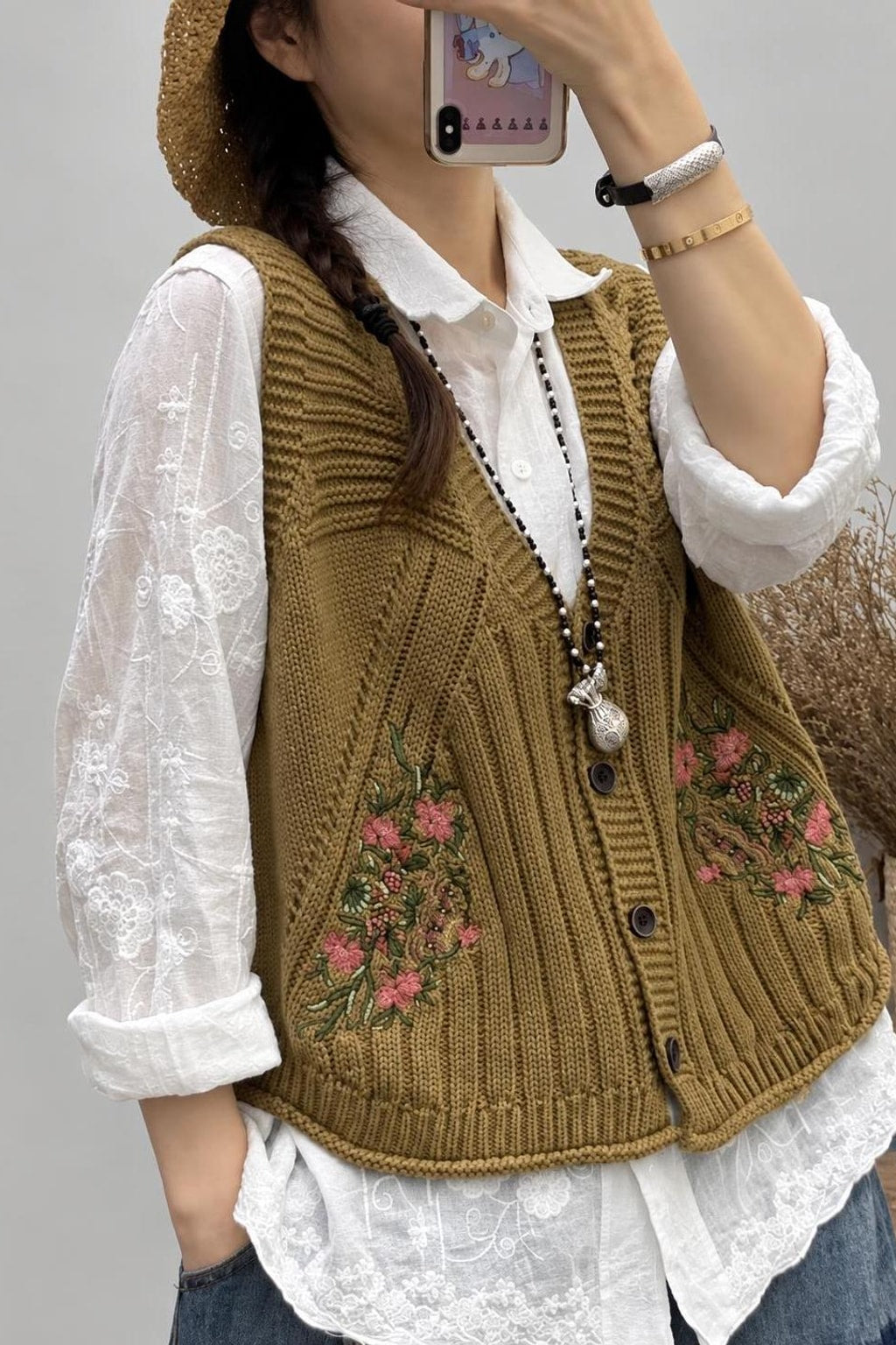 Wool Vest With Floral Embroidery - 2