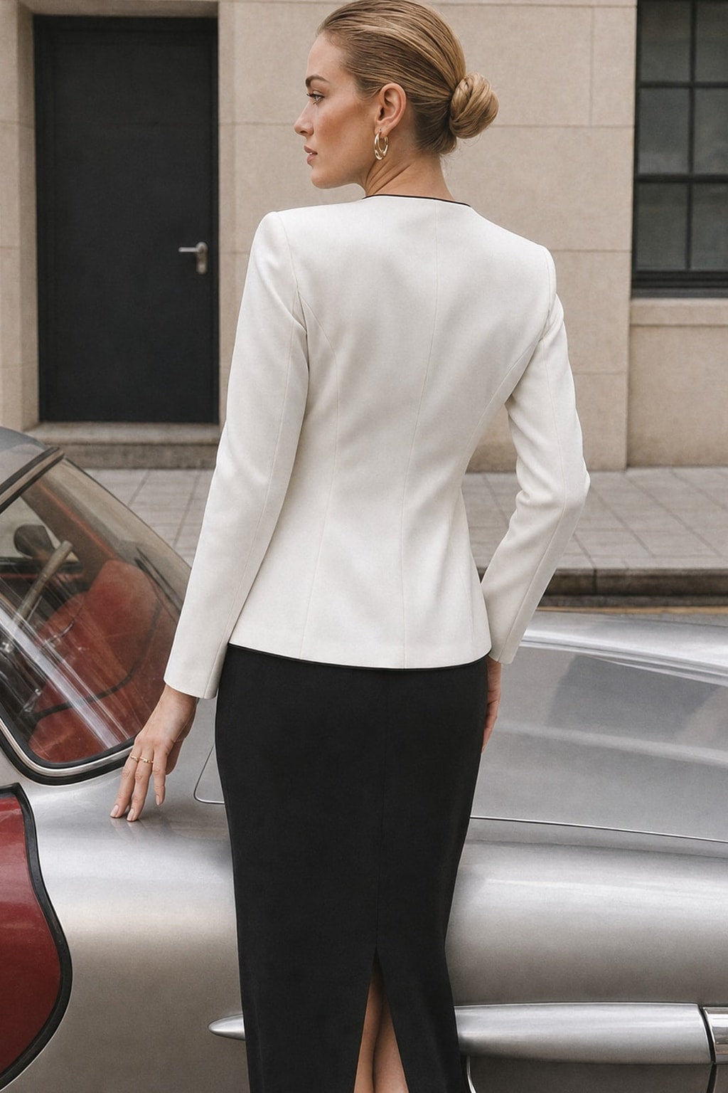 Off-White Woven Fitted Blazer with Contrast V-Neck Trim - 3