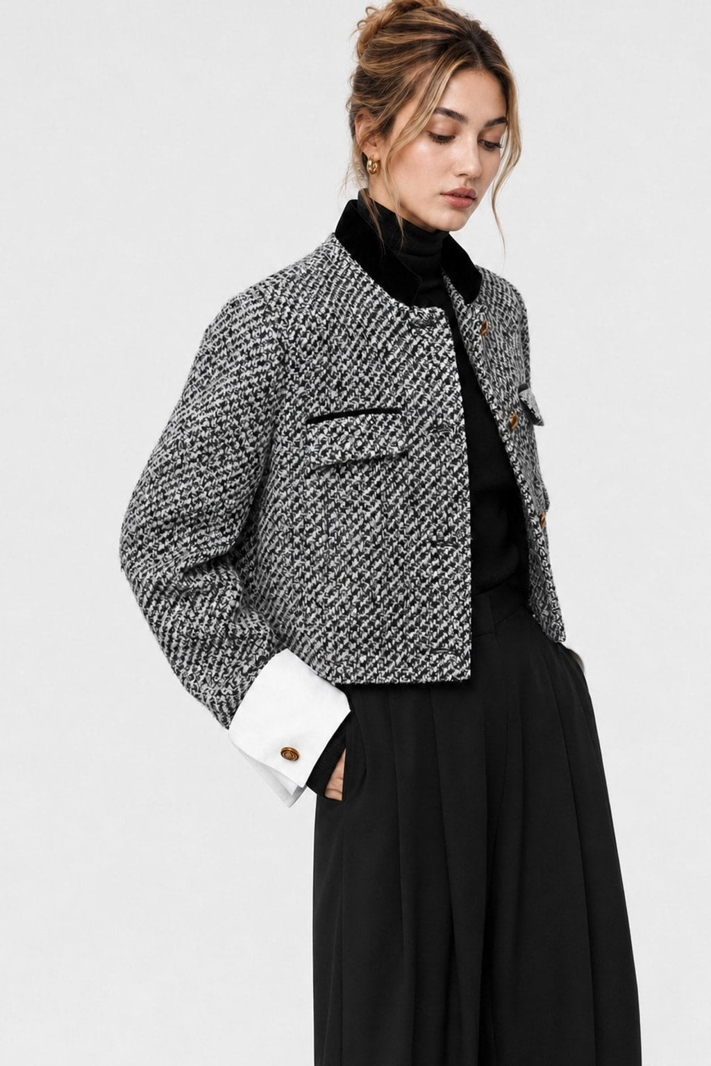 Tweed Bouclé Cropped Blazer in Black - 3