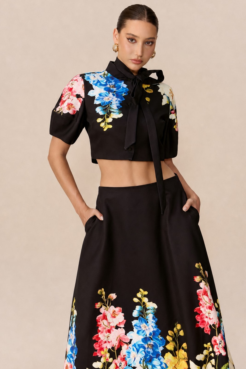 Floral Print Tie Neck Crop Top And Skirt Set - 3