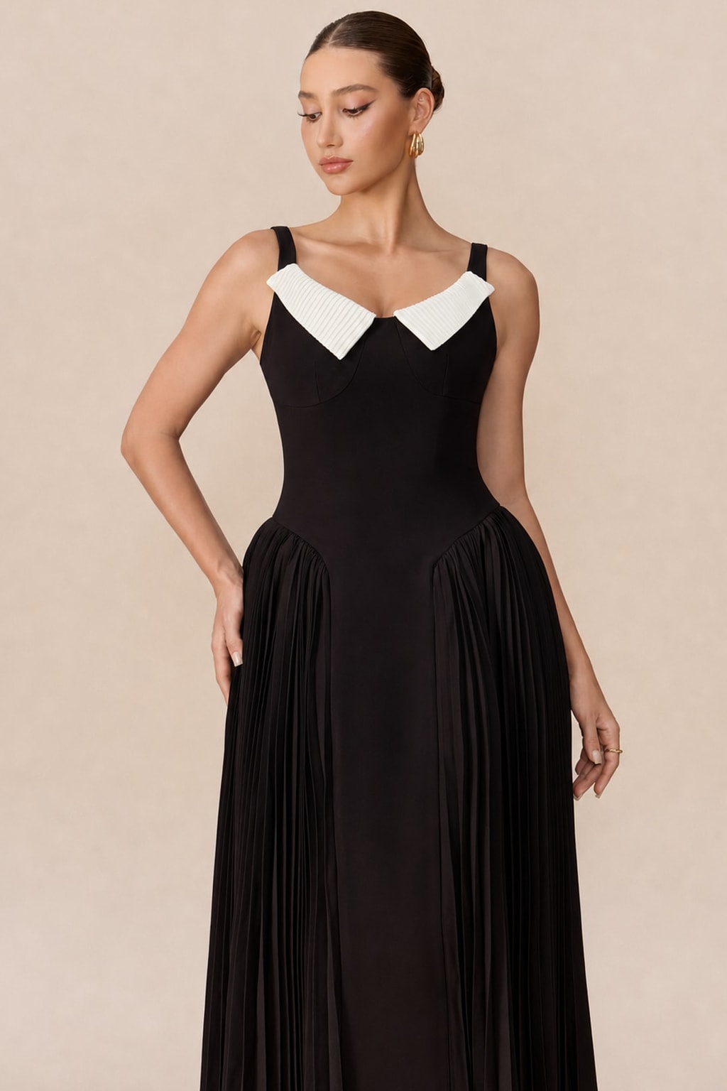 Terylene Pleated Maxi Dress With Contrast Collar - 3