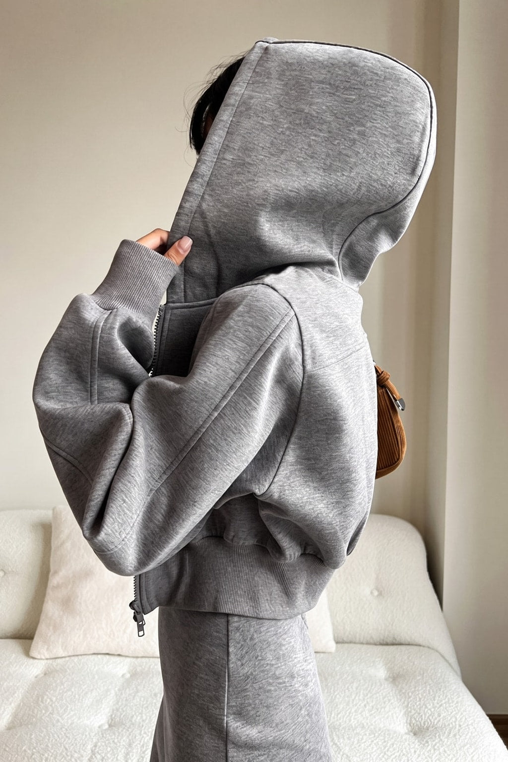 Grey Fleece Zip-Up Crop Hoodie with Long Sleeves - 4