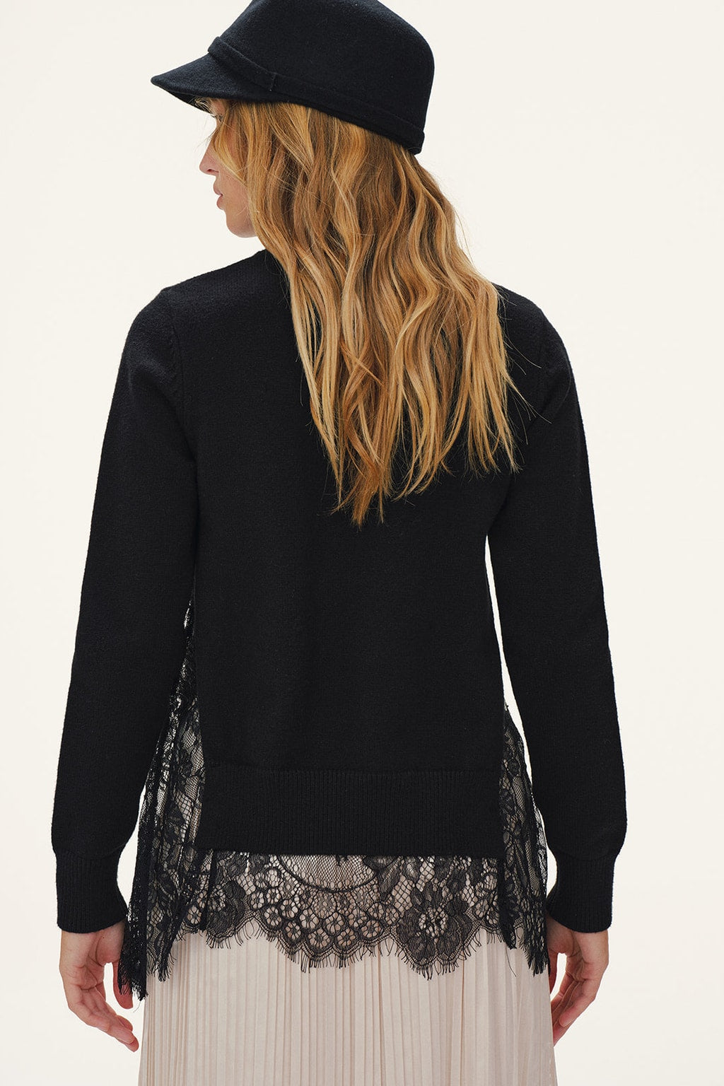 Knit Lace-Panel Sweater With Relaxed Fit - 4