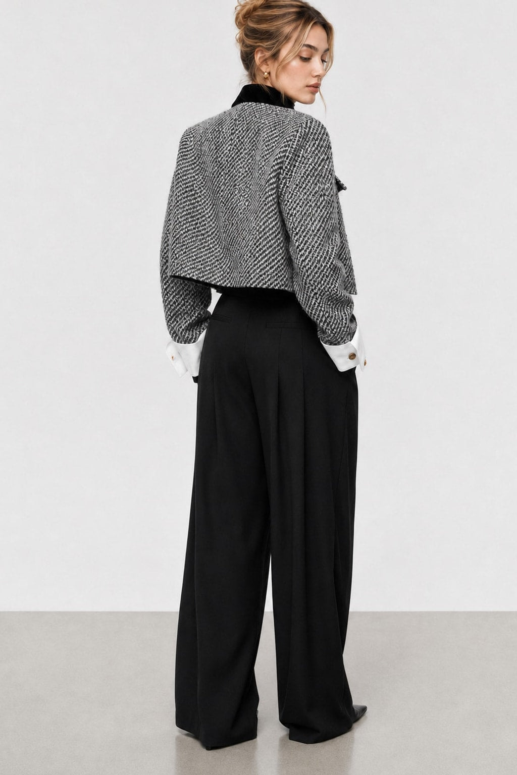 Tweed Bouclé Cropped Blazer in Black - 4