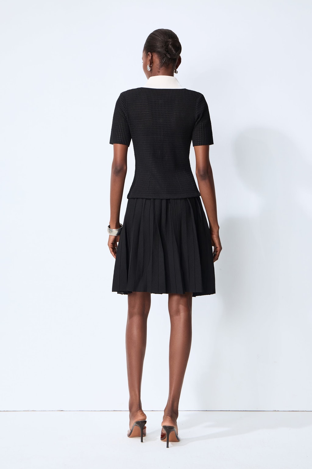 Contrast Collar Knit Top And Pleated Mini Skirt Set - 4