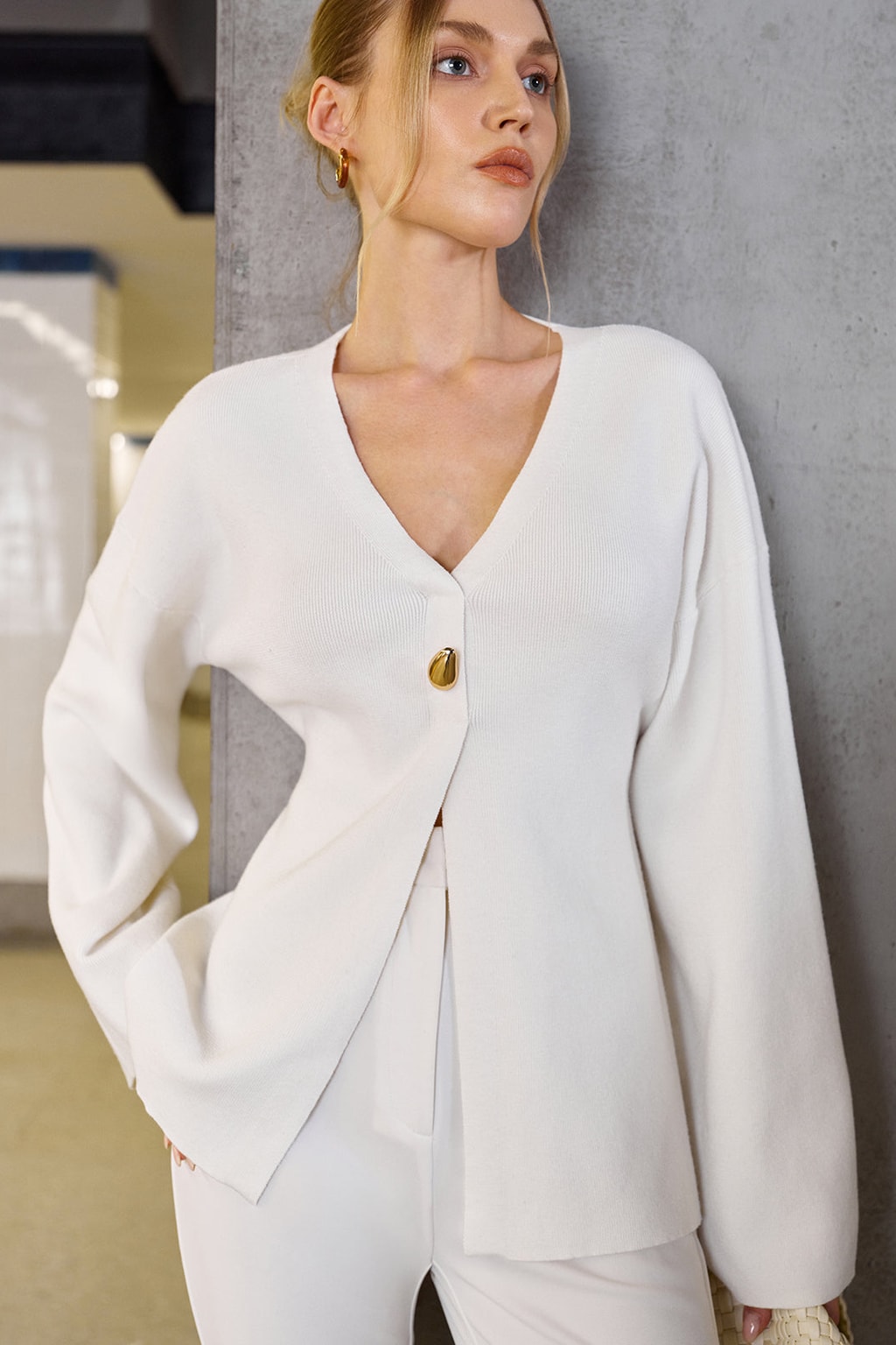 Off-White Wool-Blend Belted V-Neck Sweater - 6