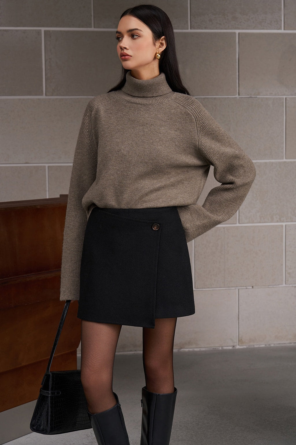 Brown Ribbed Knit Turtleneck Sweater - 5