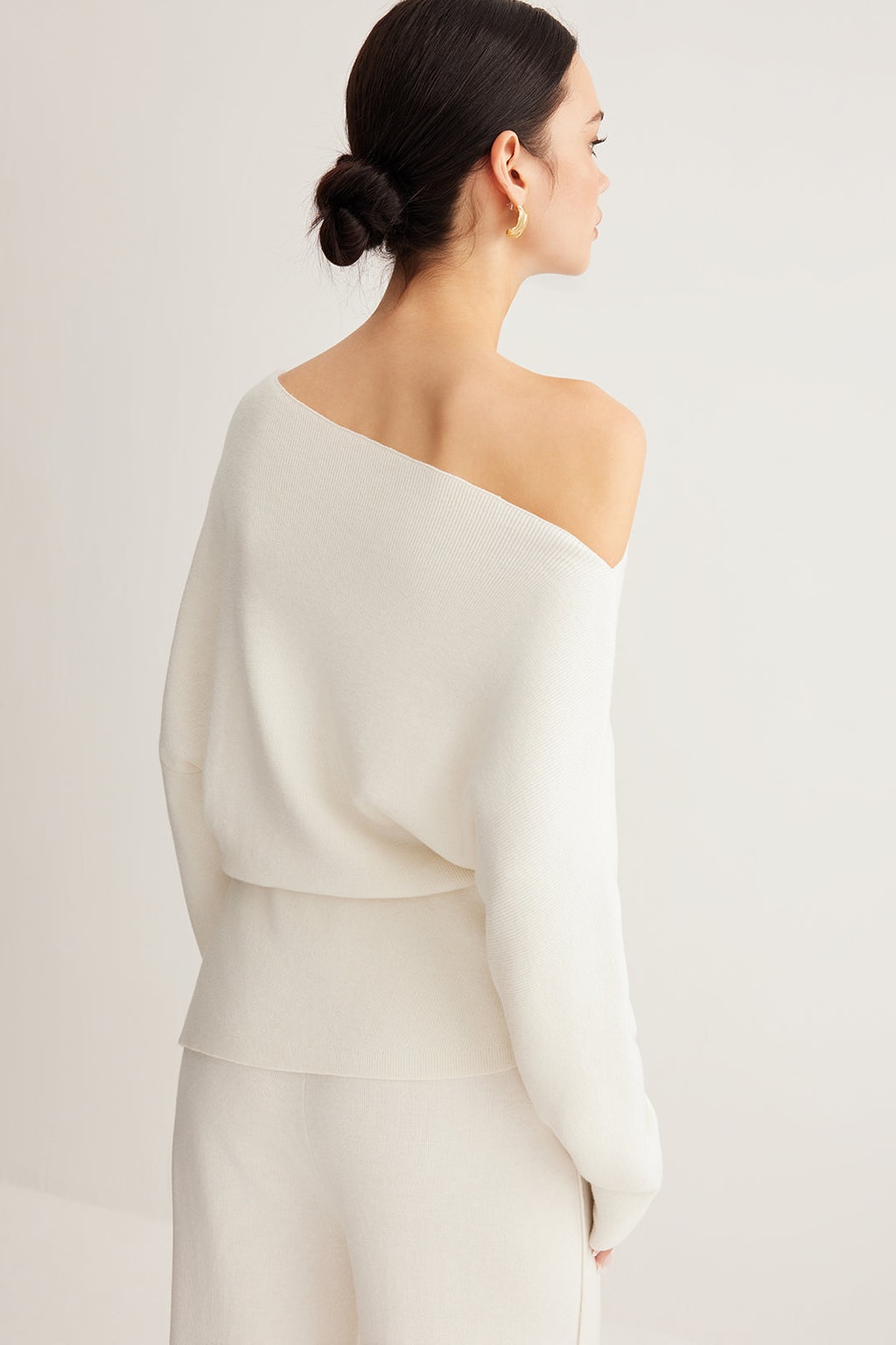 Wool-Blend Knit Top With Asymmetrical Neckline - 4
