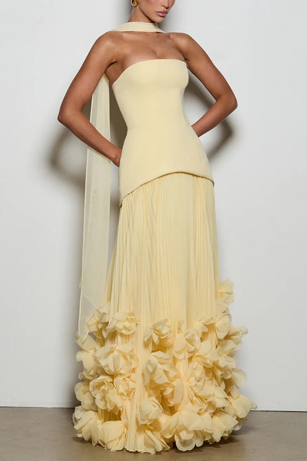 Chic Strapless Maxi Gown with Lace-Up Back - 2