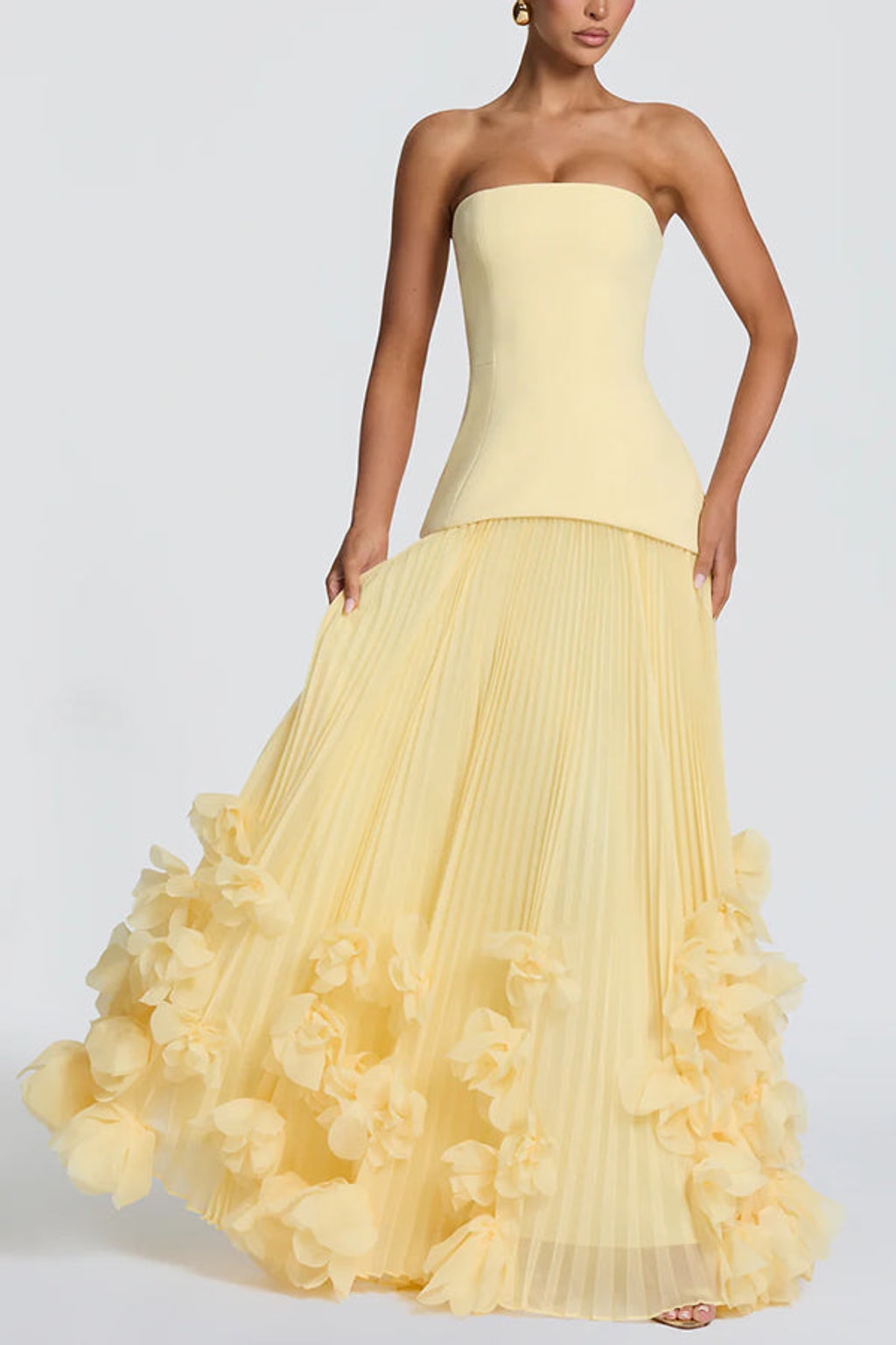 Chic Strapless Maxi Gown with Lace-Up Back - 7
