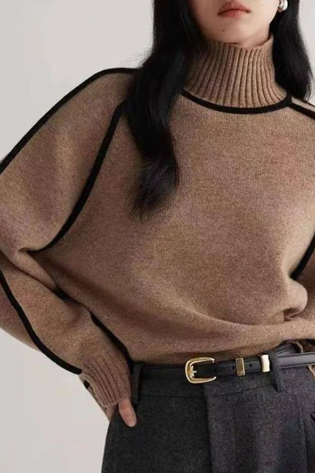 Cozy Wool Cashmere Turtleneck Sweater With Dropped Shoulders - 3