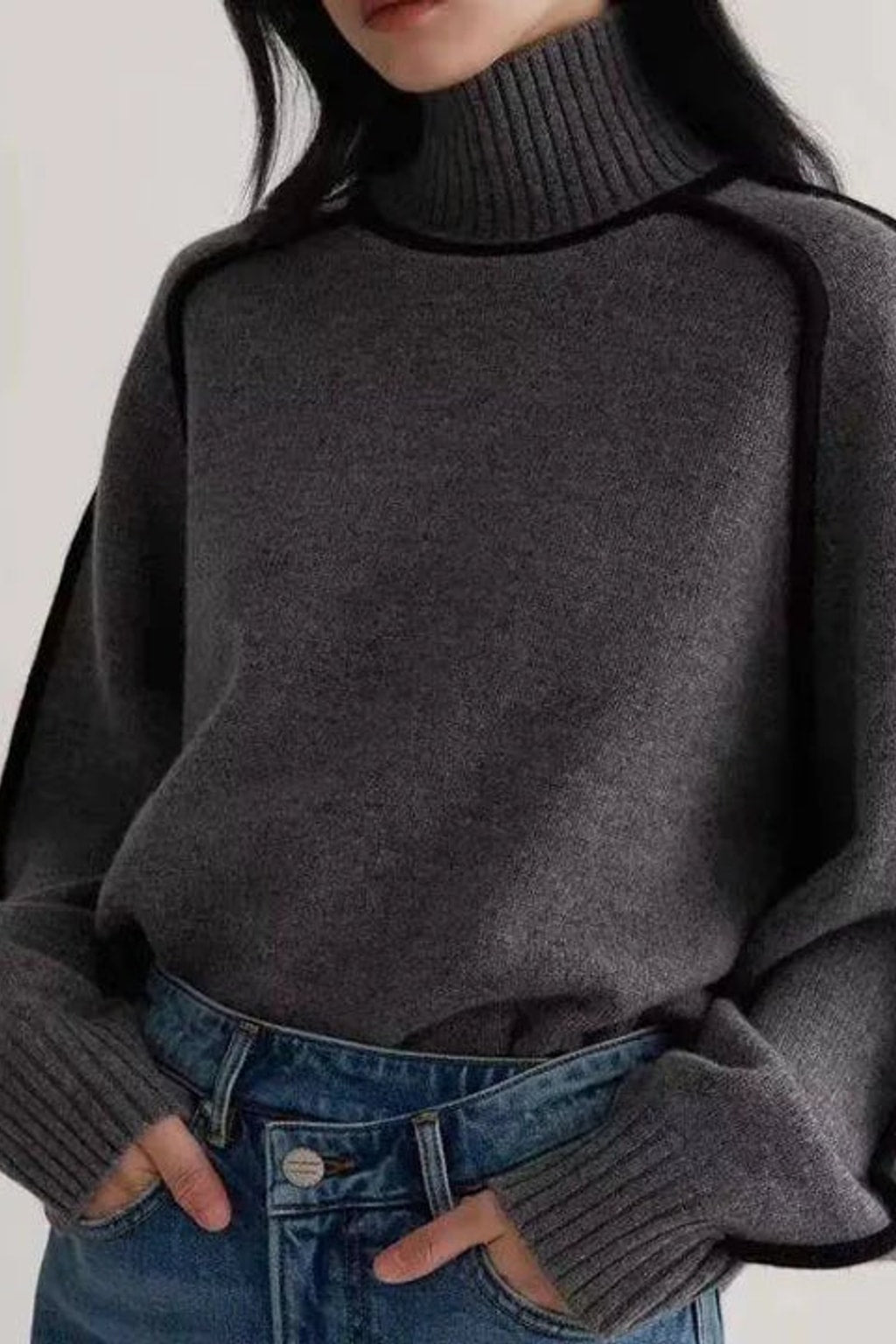 Cozy Wool Cashmere Turtleneck Sweater With Dropped Shoulders - 4