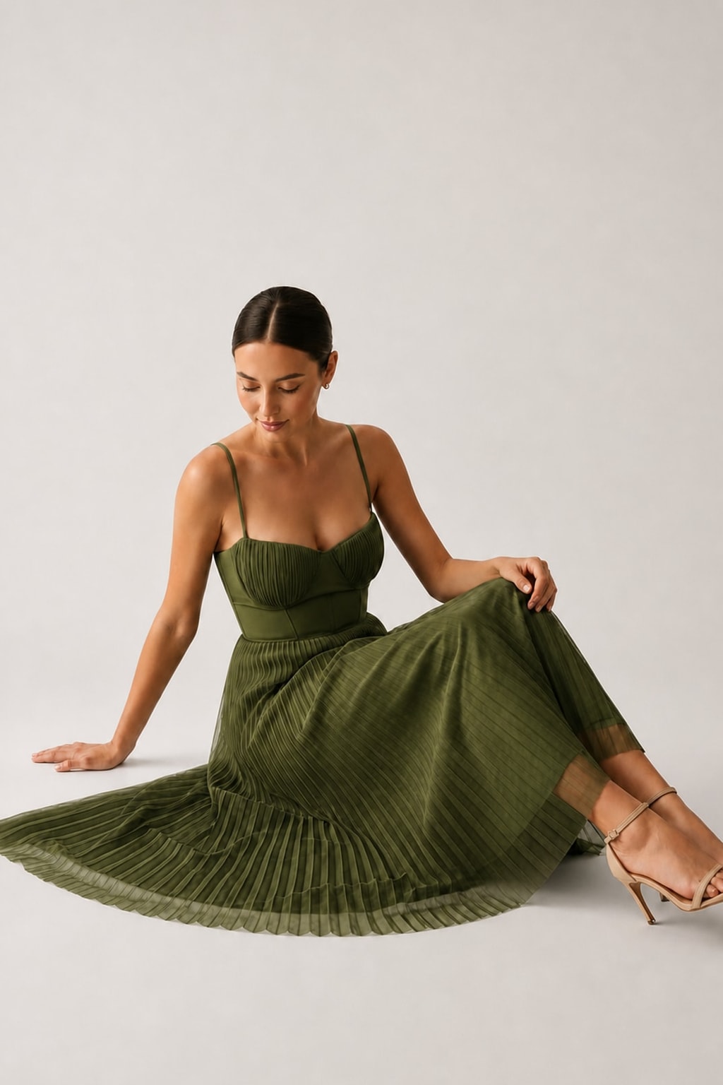 Structured Corset Midi Dress for Special Occasions - 4