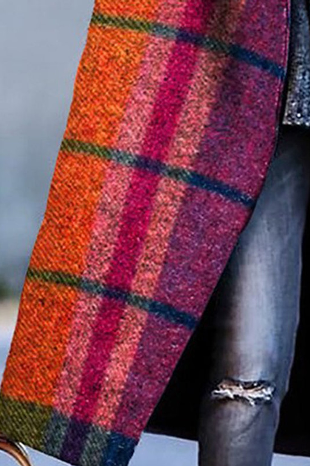 Woolen Coat With Plaid Contrast Lapel - 7