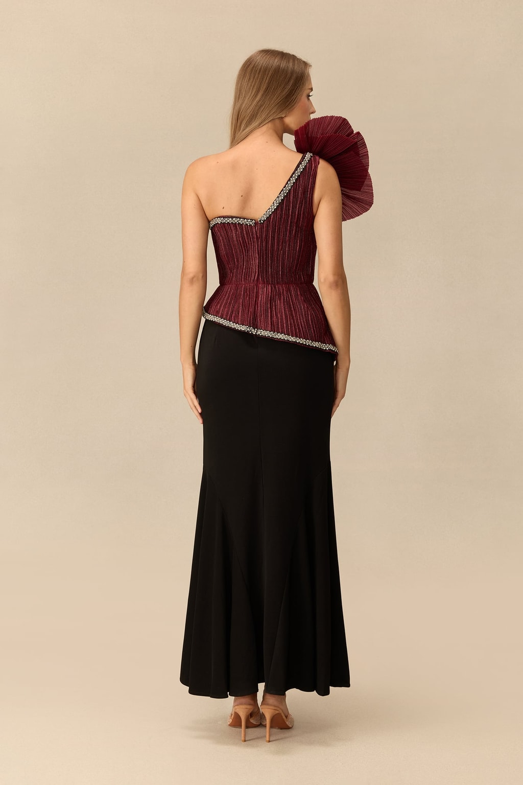 Polyester Mermaid Maxi Dress With Pleated Flower Detail - 3