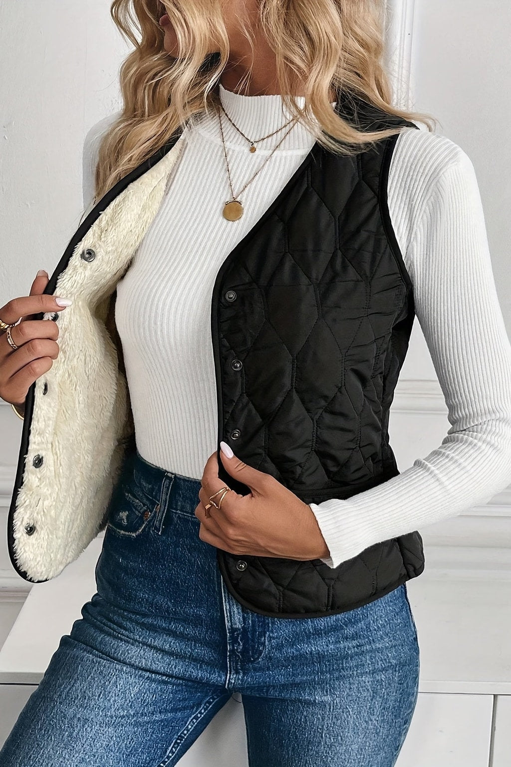 Quilted Puffer Vest In Black - 3