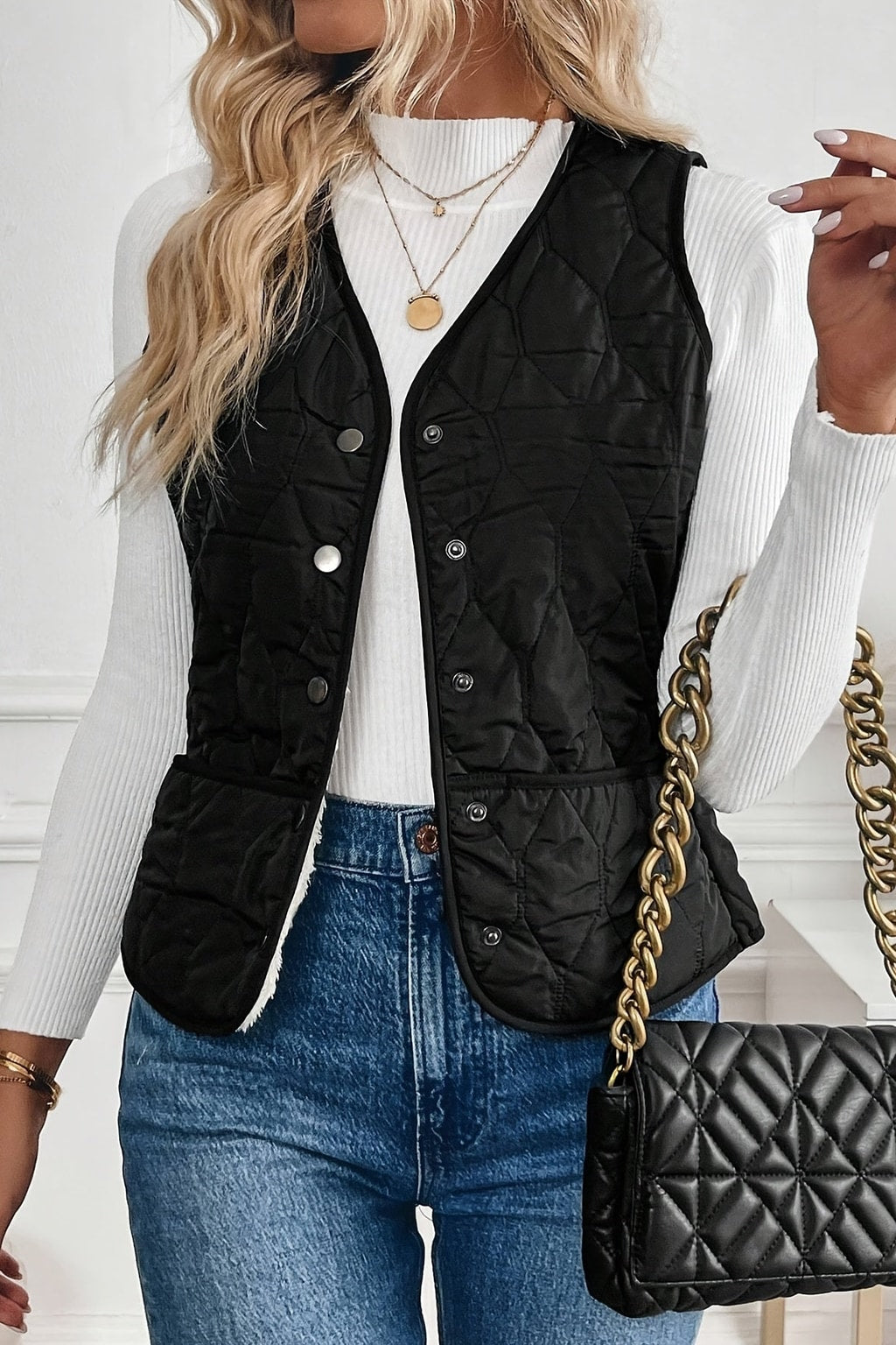 Quilted Puffer Vest In Black - 6
