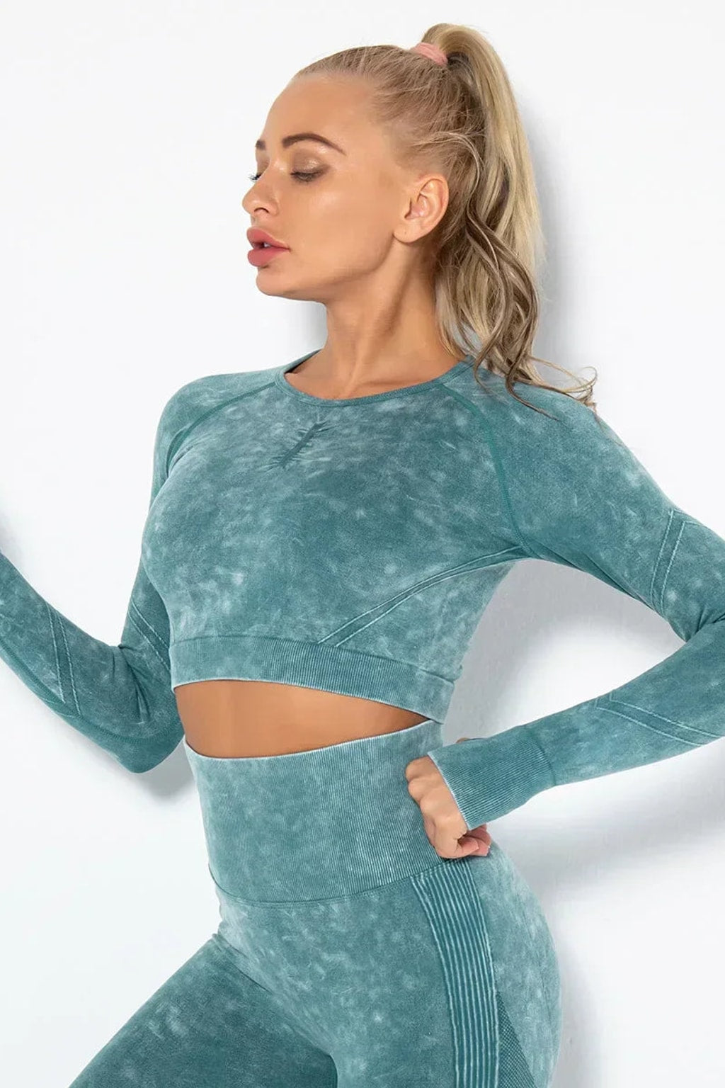 Seamless Cropped Yoga Top With Ribbed Hem - 26