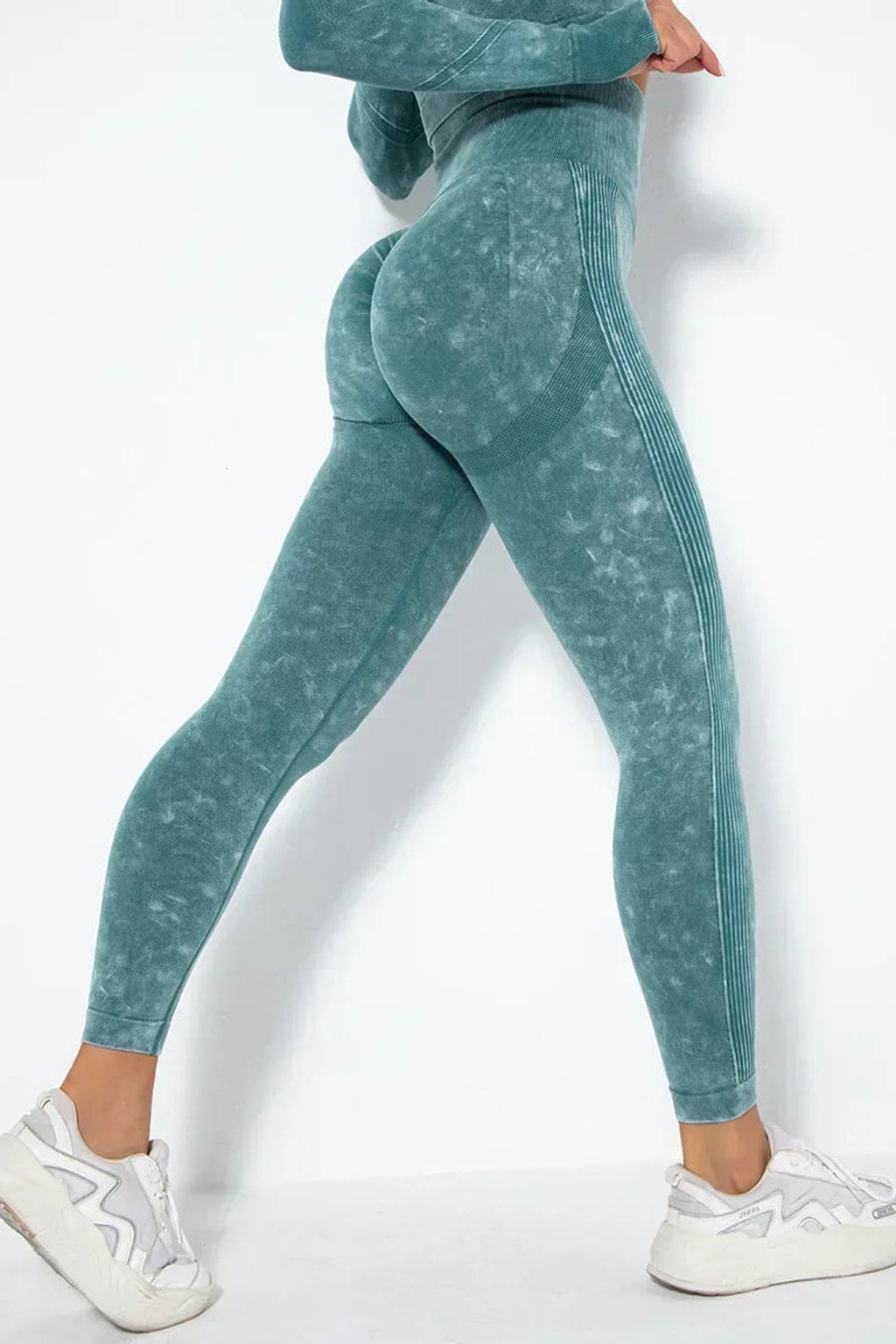 Seamless Cropped Yoga Top With Ribbed Hem - 27