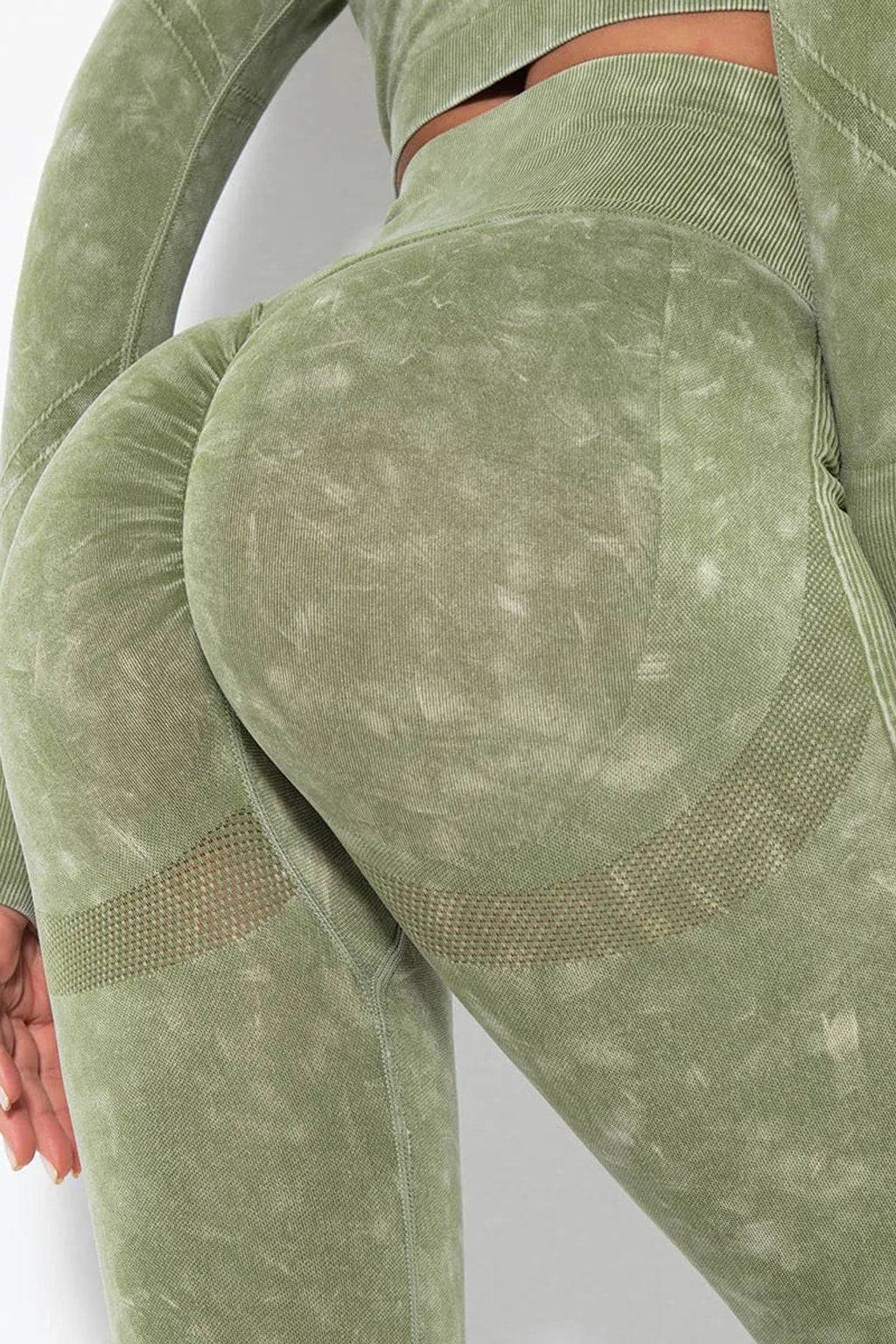 Seamless Cropped Yoga Top With Ribbed Hem - 21