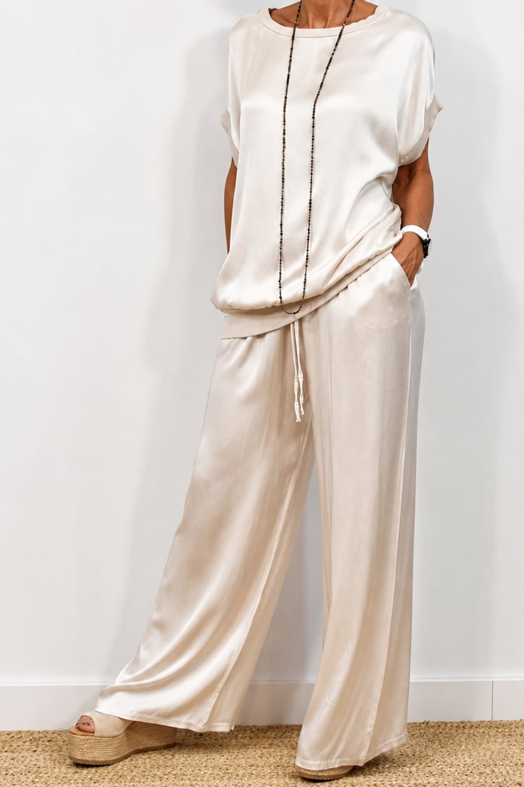 Satin Two Piece Set With Wide Leg Trousers - 5